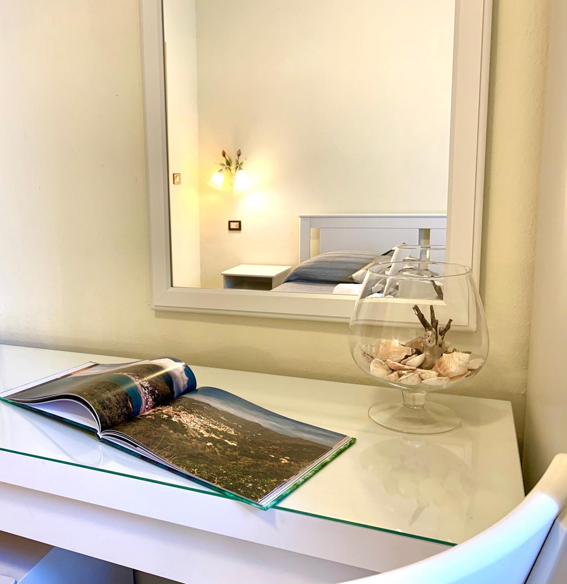 Hotel Baia Di Леванто Экстерьер фото