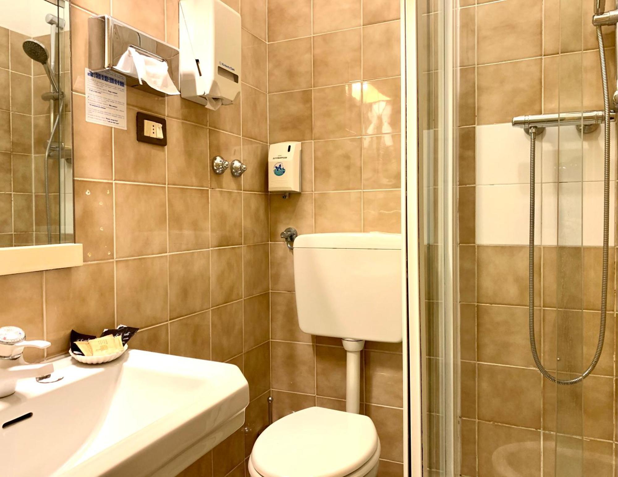 Hotel Baia Di Леванто Экстерьер фото
