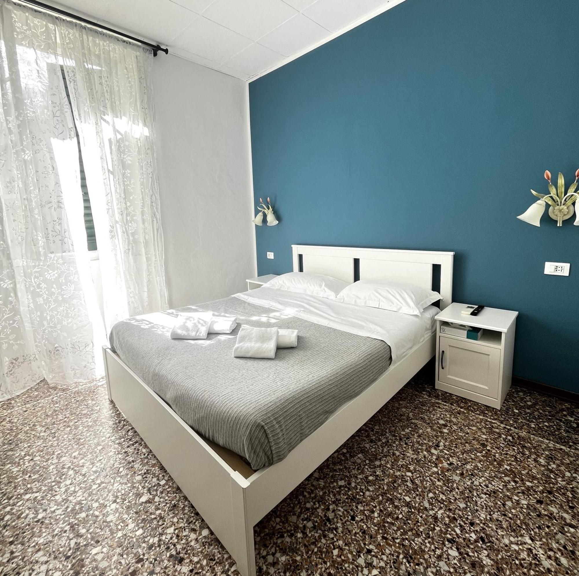 Hotel Baia Di Леванто Экстерьер фото